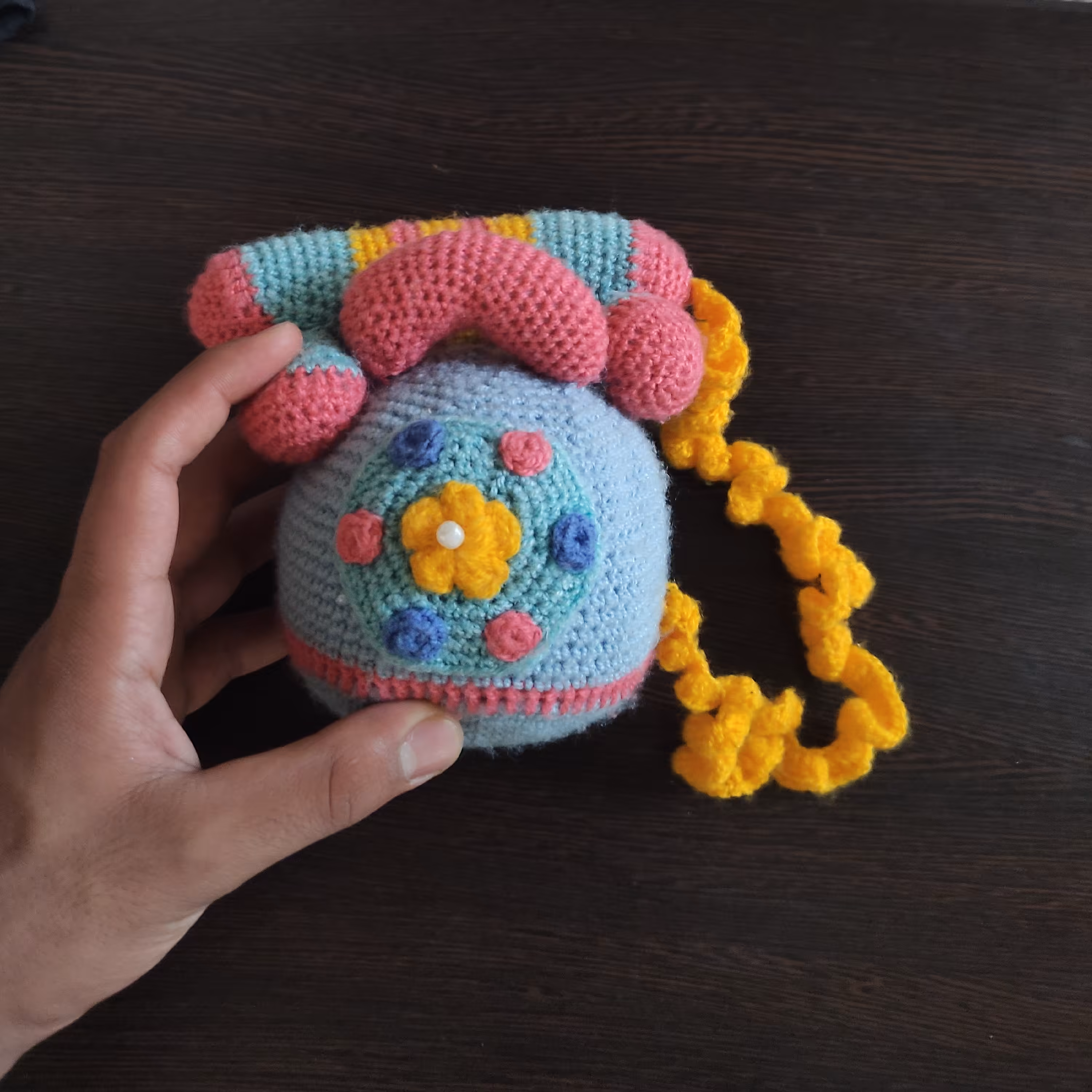 تلفن بافتنی (دست بافت)