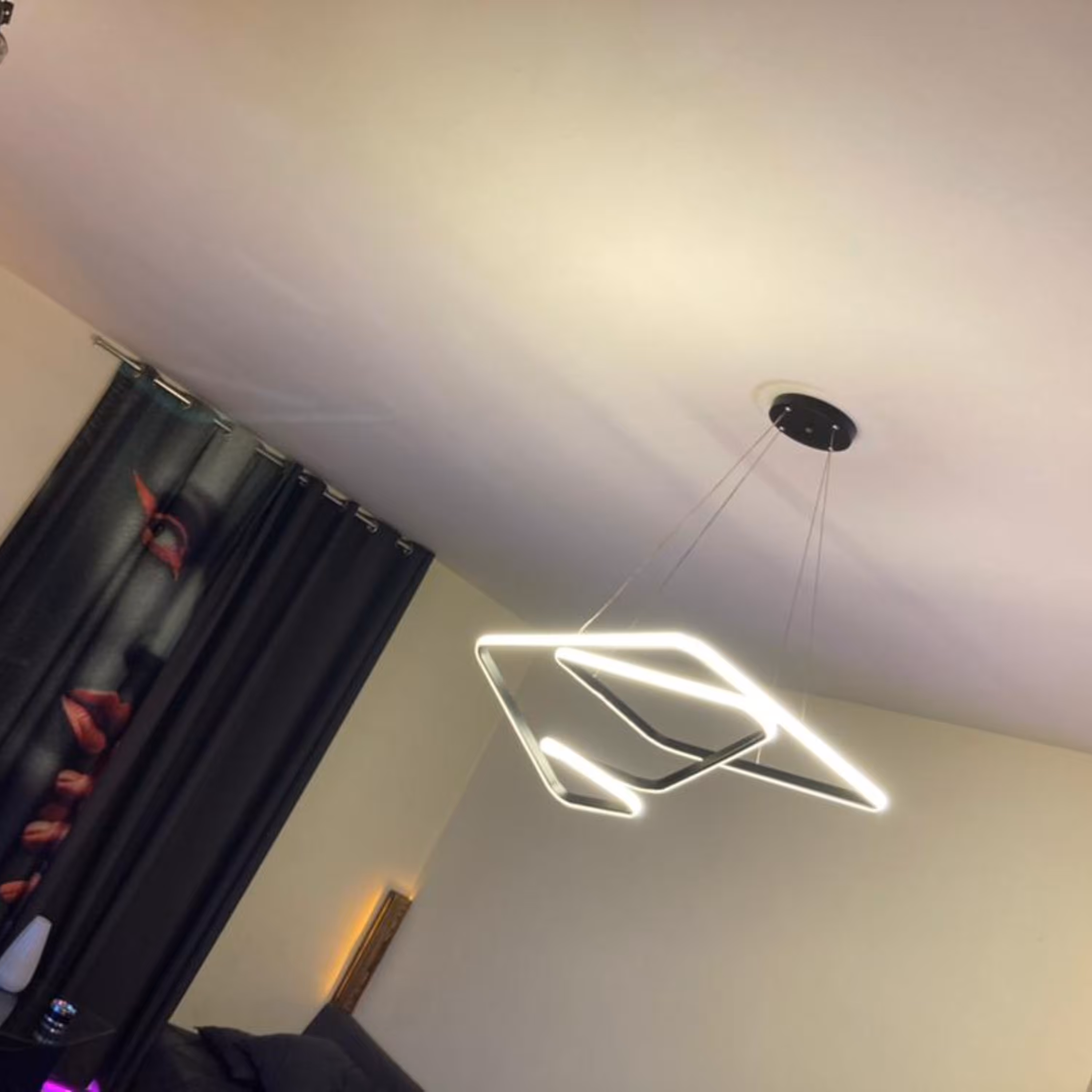 لوستر مدرن هوشمند vip سفارشی چهارحالته اپ موبایل با ریموت و دیمر طرح مربع پیچ