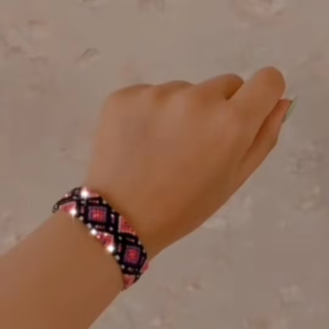 دستبند مکرومه دستساز  طرح قابل سفارش در طرح و رنگ دلخواه 