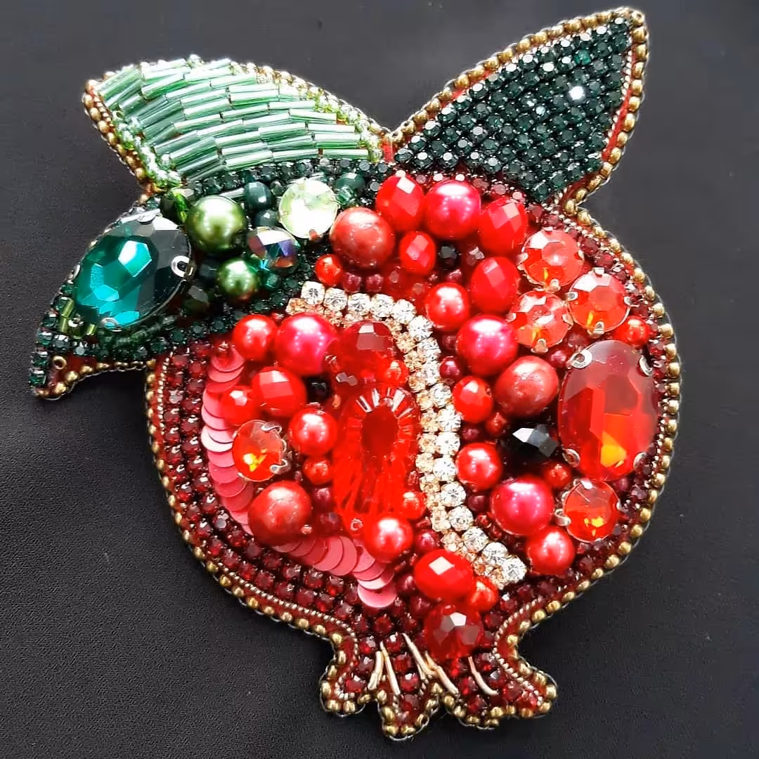 گلسینه جواهر دوزی طرح انار