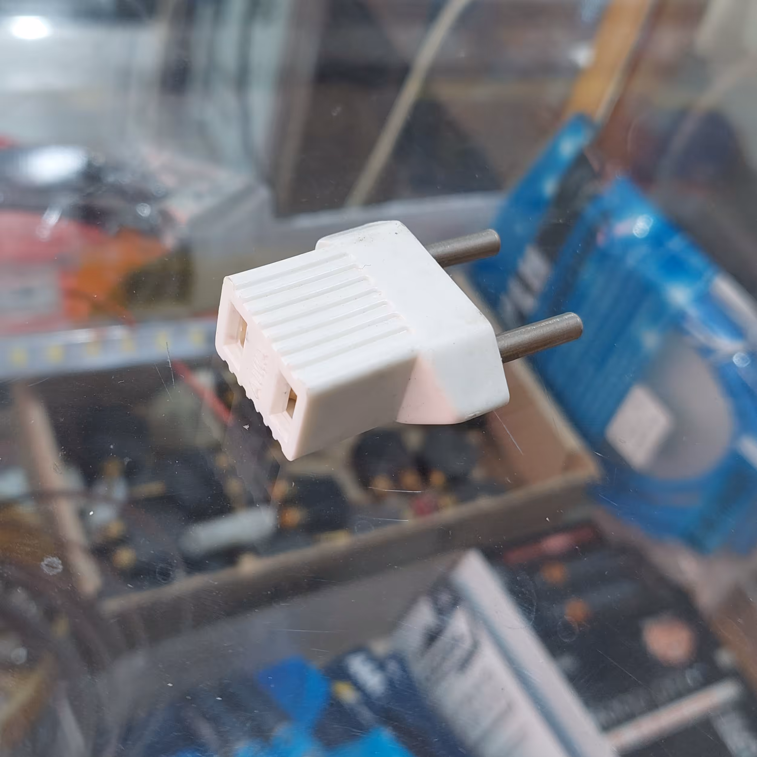 تبدیل دو شاخه