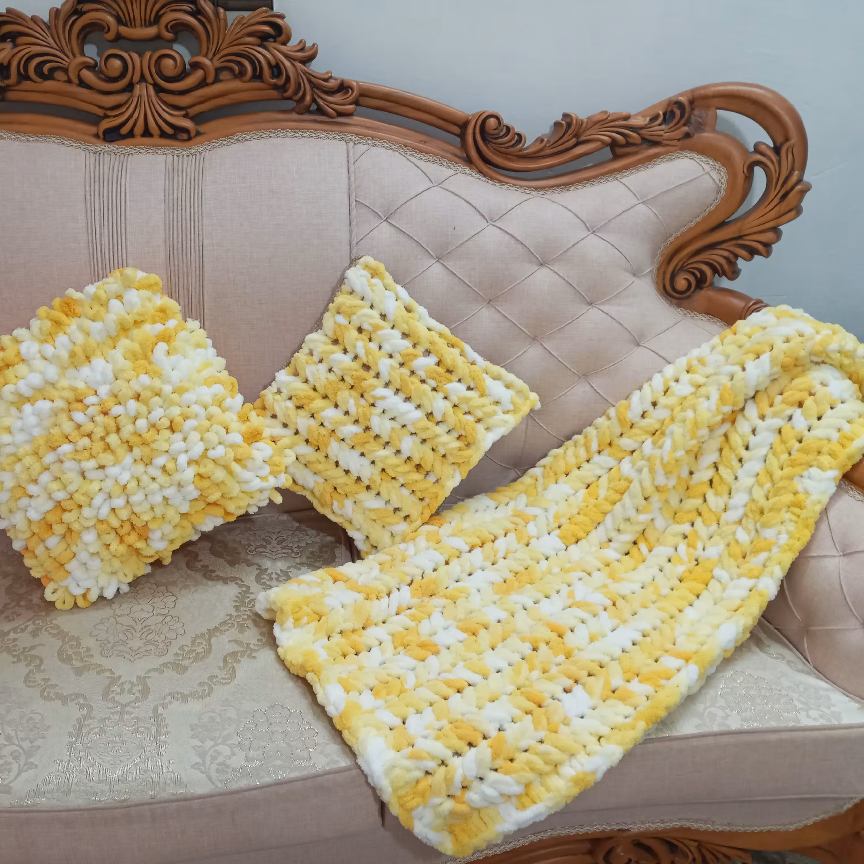 ست شال مبل و کوسن، کوسن پوف پوفی و کوسن ست شال مبل،  استفاده از الیاف روکش دار مرغوب  در کوسن،  