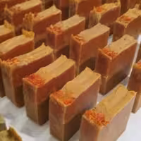 صابون زردچوبه اعلا برای رفع جوش و رفع تیرگی پوست و..