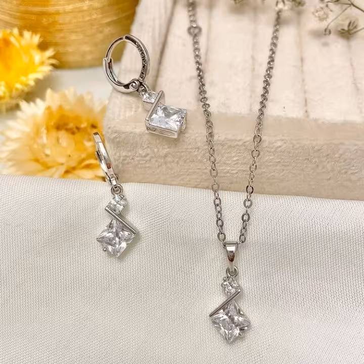 نیم ست ظریف و خاص استیل زنانه دخترانه طرح لوزی مارک ژوپینگ