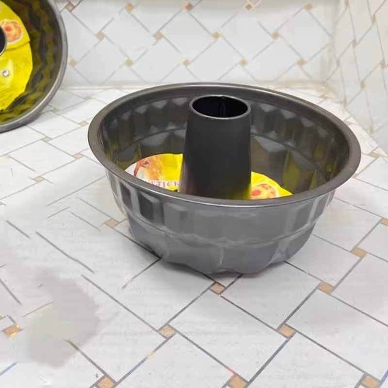 قالب کیک نچسب با روکش تفلون مدل هرمی با قطر 23 سانت و ارتفاع 10 سانتی متر 