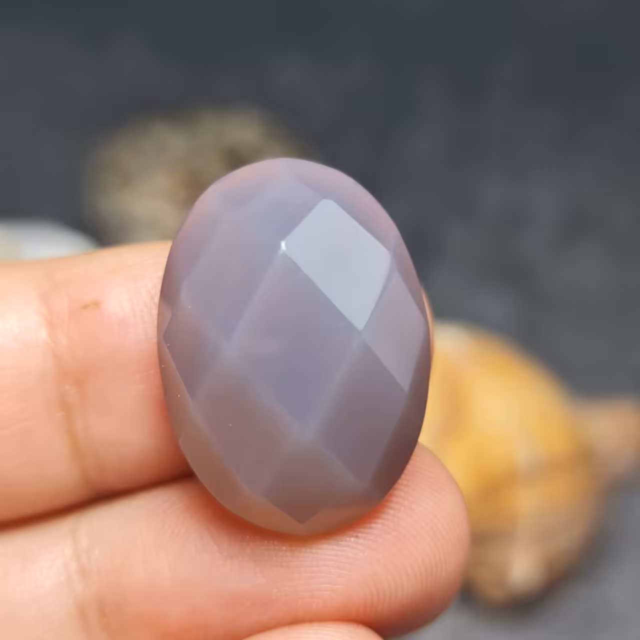 نگین فوق العاده زیبای سنگ طبیعی عقیق کبود اصل معدنی با تراش فست
کد 27766