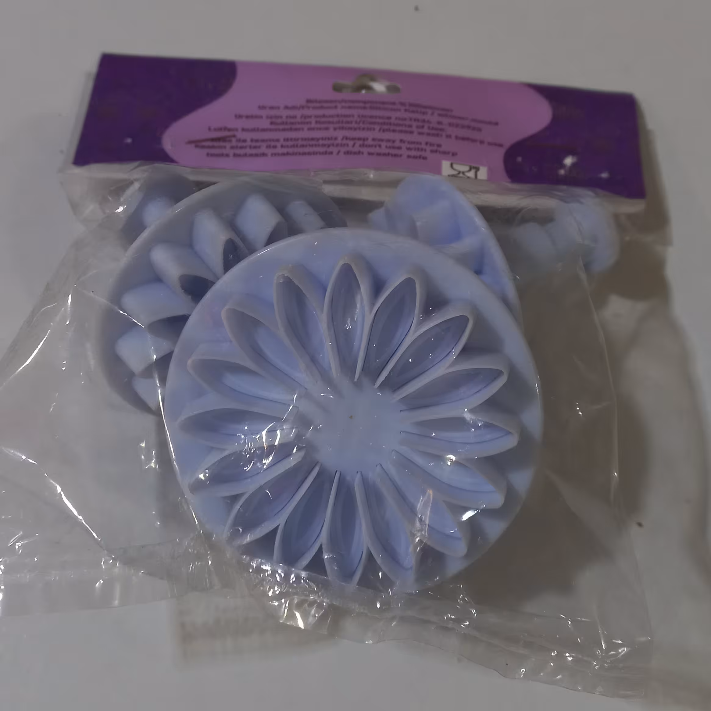 کاتر گل مینا 3 تایی با قطر های 5 و 6 و 7 سانت