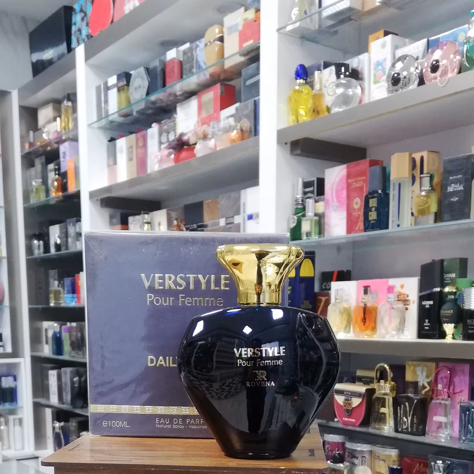 عطر ادکلن زنانه ورساچه دایلان بلو روونا (Rovena Versace Pour Femme Dylan Blue)