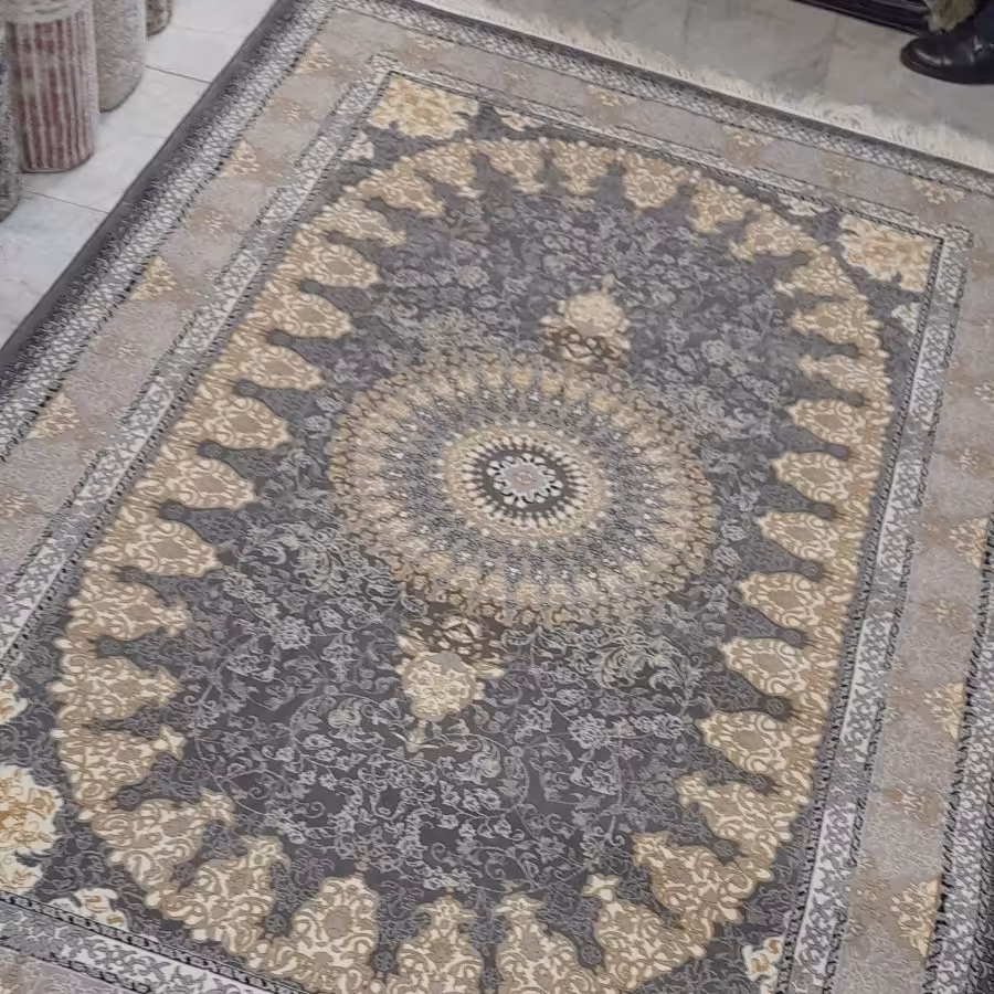 فرش ماشینی طرح عتیق ذغالی طلا کوب سایز 2در3 متر