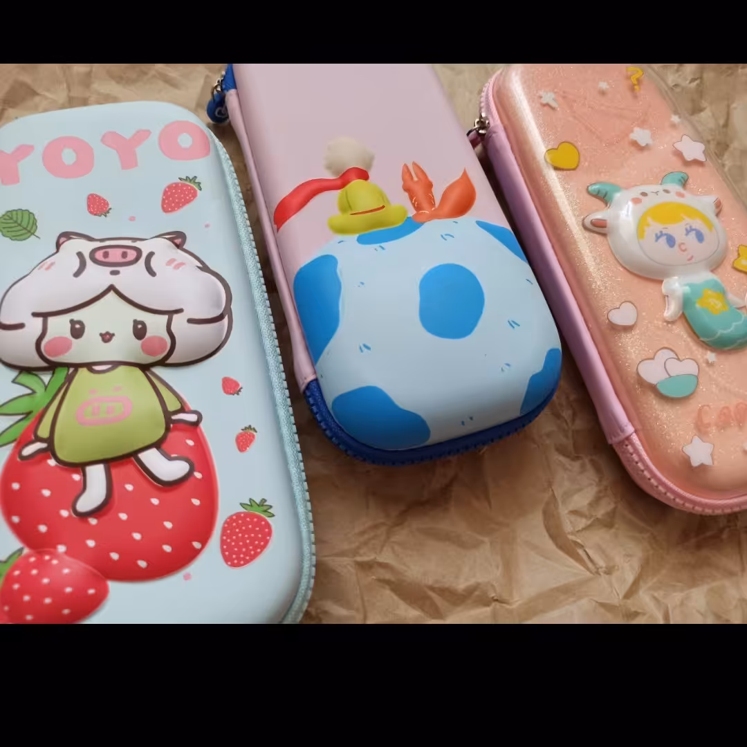 جامدادی طرح برجسته نشکن و ضدخش بسیار باکیفیت و زیبا با طرح های خاص در دو طرح متفاوت و دوسداشتی 