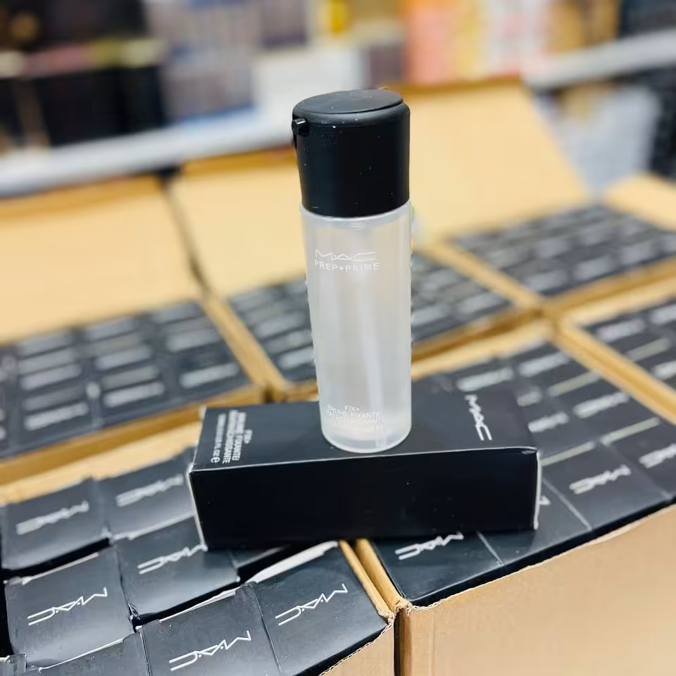 اسپری فیکس مک اصلی 

مات و مخملی کننده آرایش
حاوی ویتامین و مواد معدنی
ایجاد پوستی صاف و یکدست