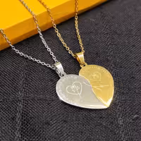 گردنبند ست طرح قلب دو تکه کد 05 خانم و آقا جفتی همراه بازنجیر استیل رنگ ثابت