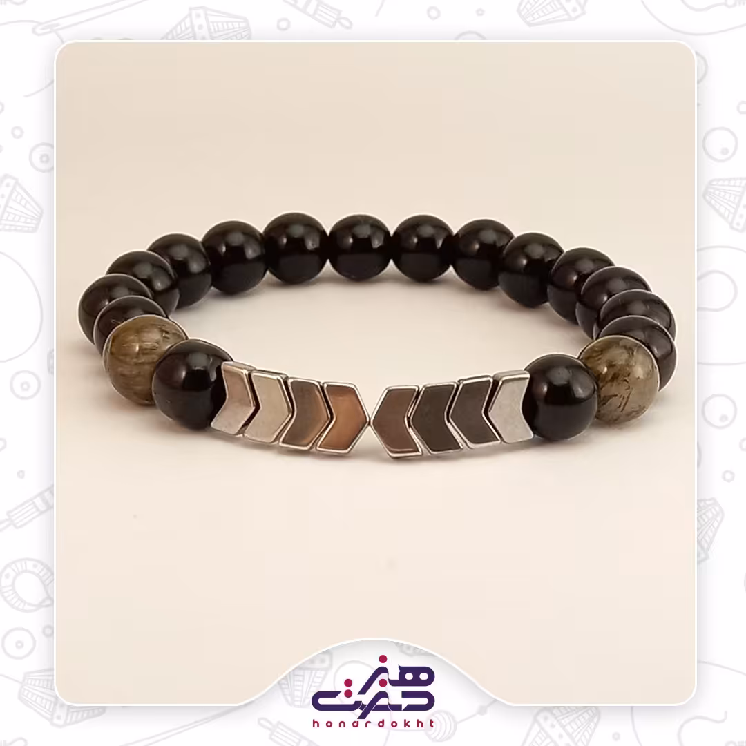 دستبند حدید و چشم ببر 