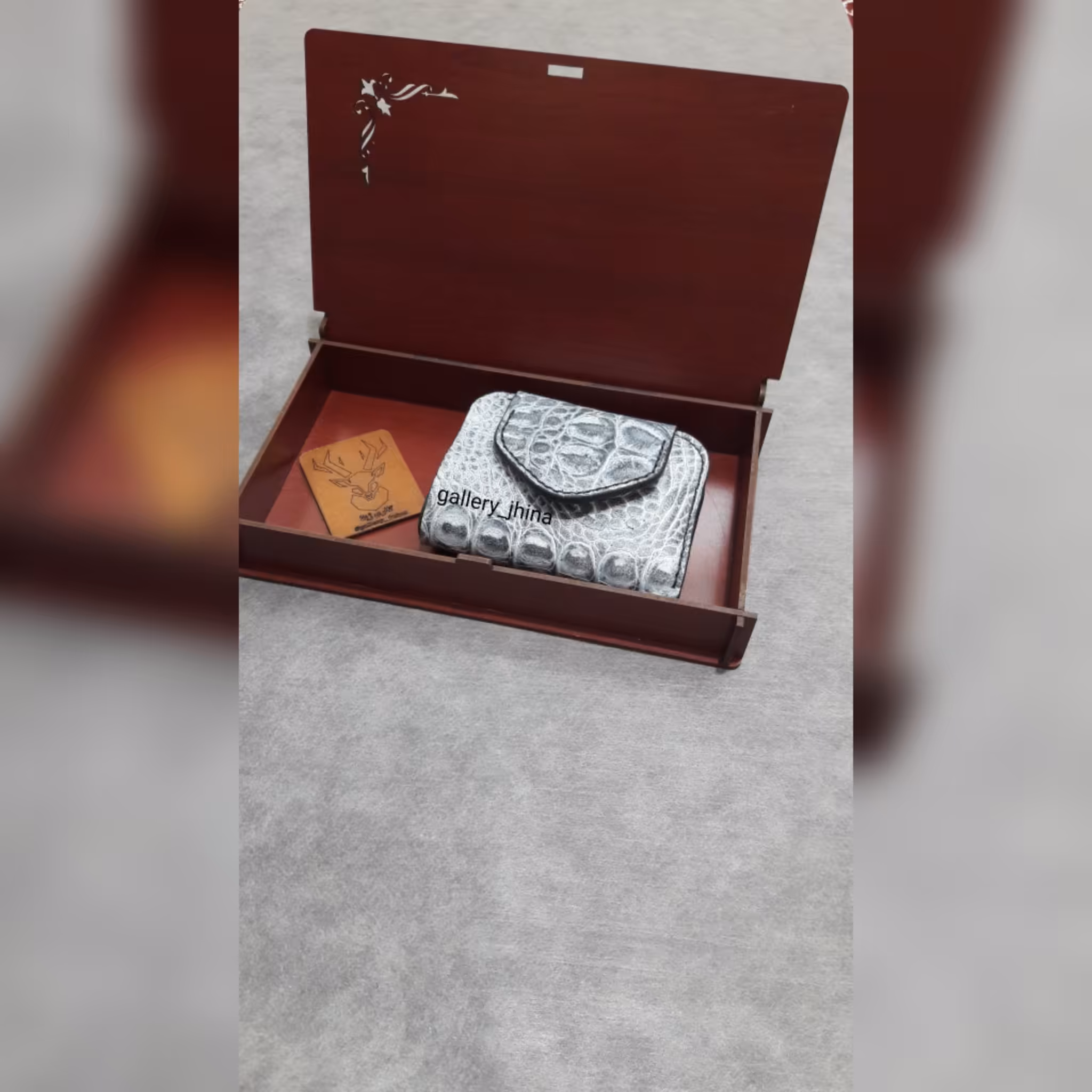 جاکارتی و کیف پول چرم بزی