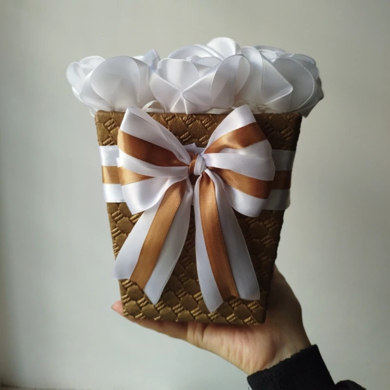 باکس هدیه گل رز مصنوعی مدل باکس چرمی | amazonchi