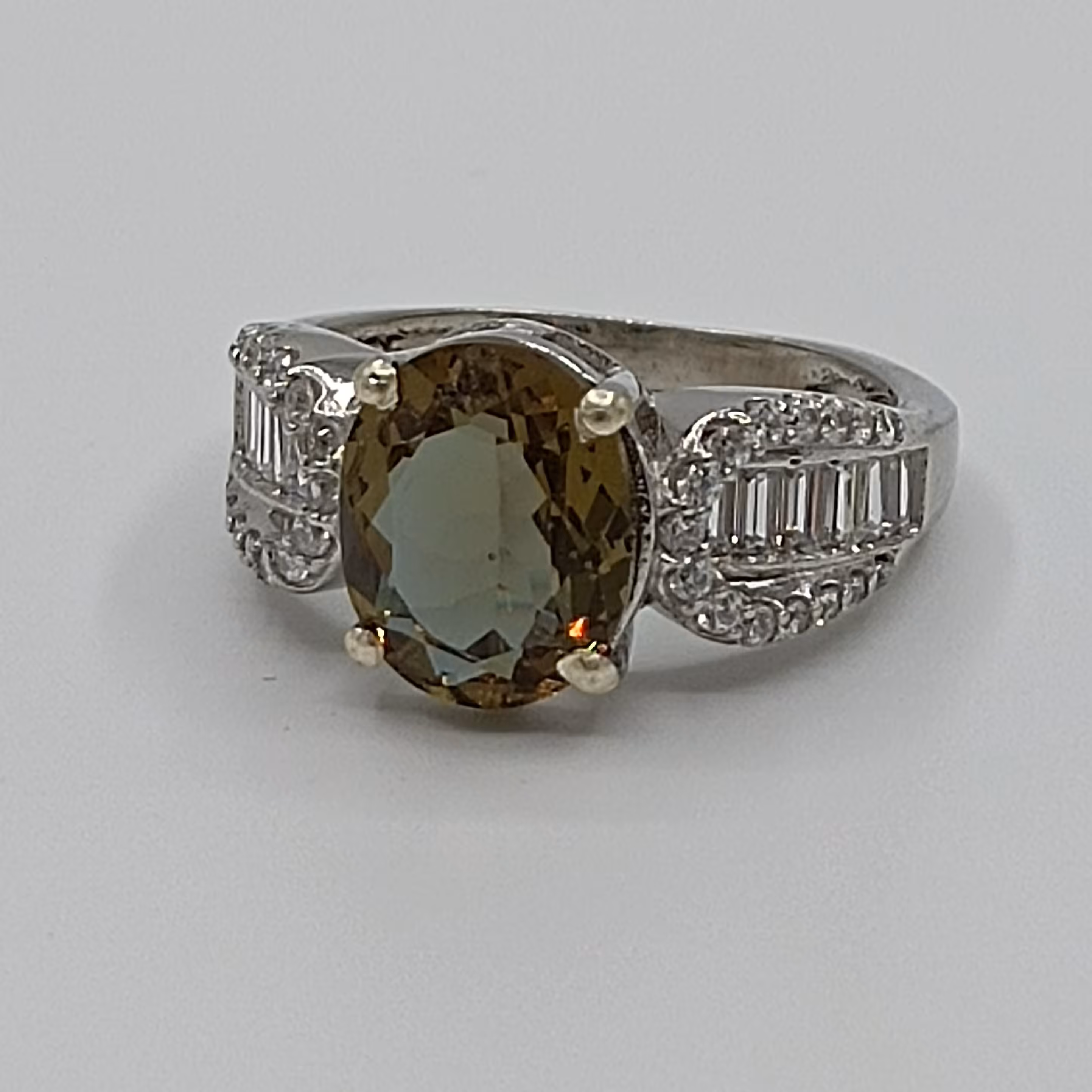 انگشتر نقره زنانه جواهر الکسندریت هفت رنگ اصیل کد 1214