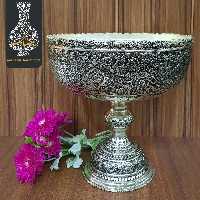 کاسه میوه خوری کعب دار دهنه 26 دستساز قلمزنی گل و طاووس اعلاء سیاه قلم طرح نقره