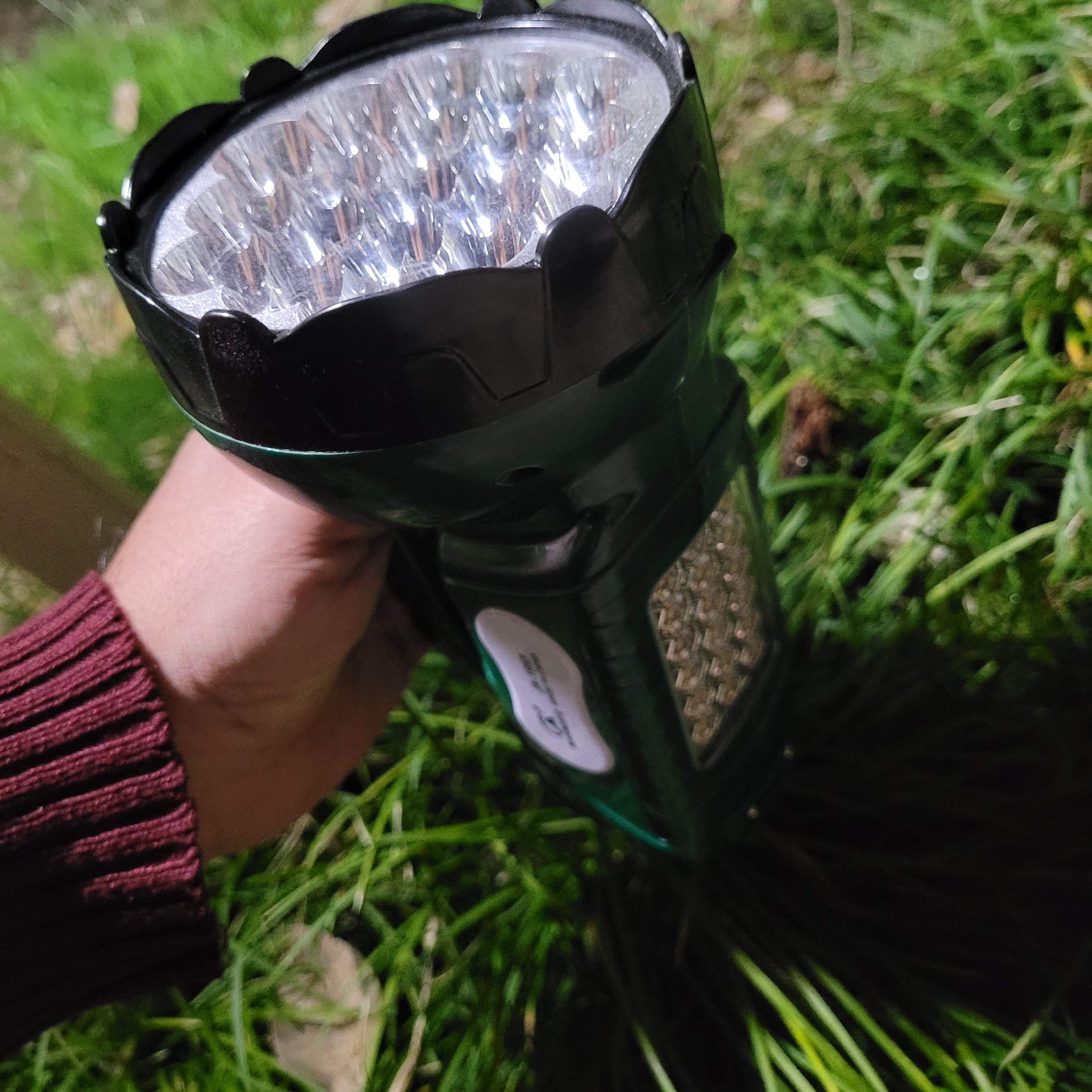 چراغ قوه شارژی سه حالته 37 ال ای دی