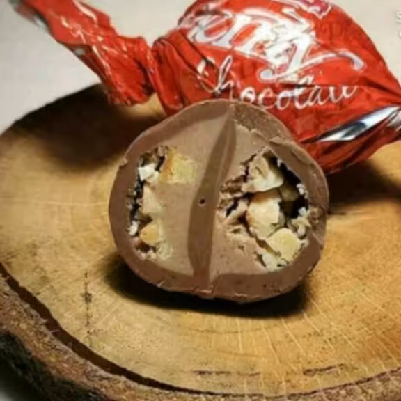 شکلات کاکائویی پلنتی قرمز 