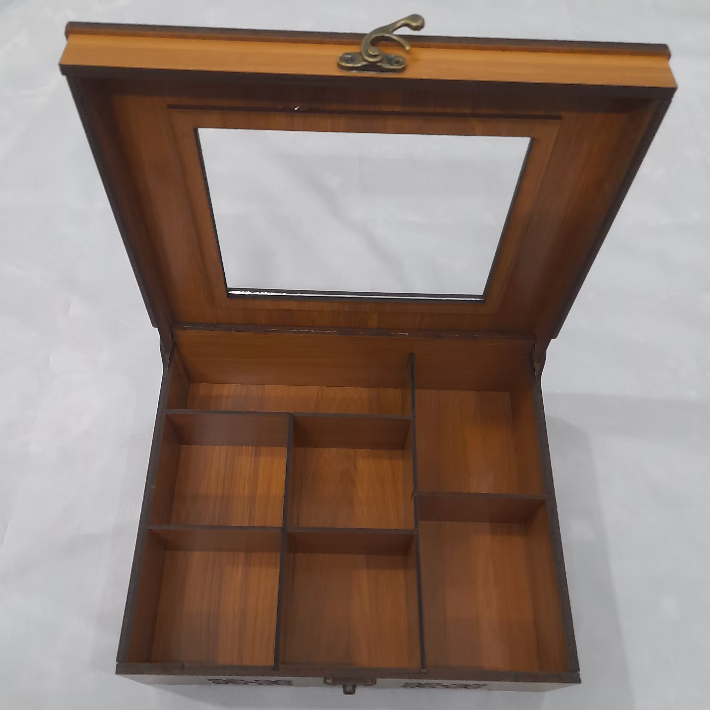 تی باکس،چوبی