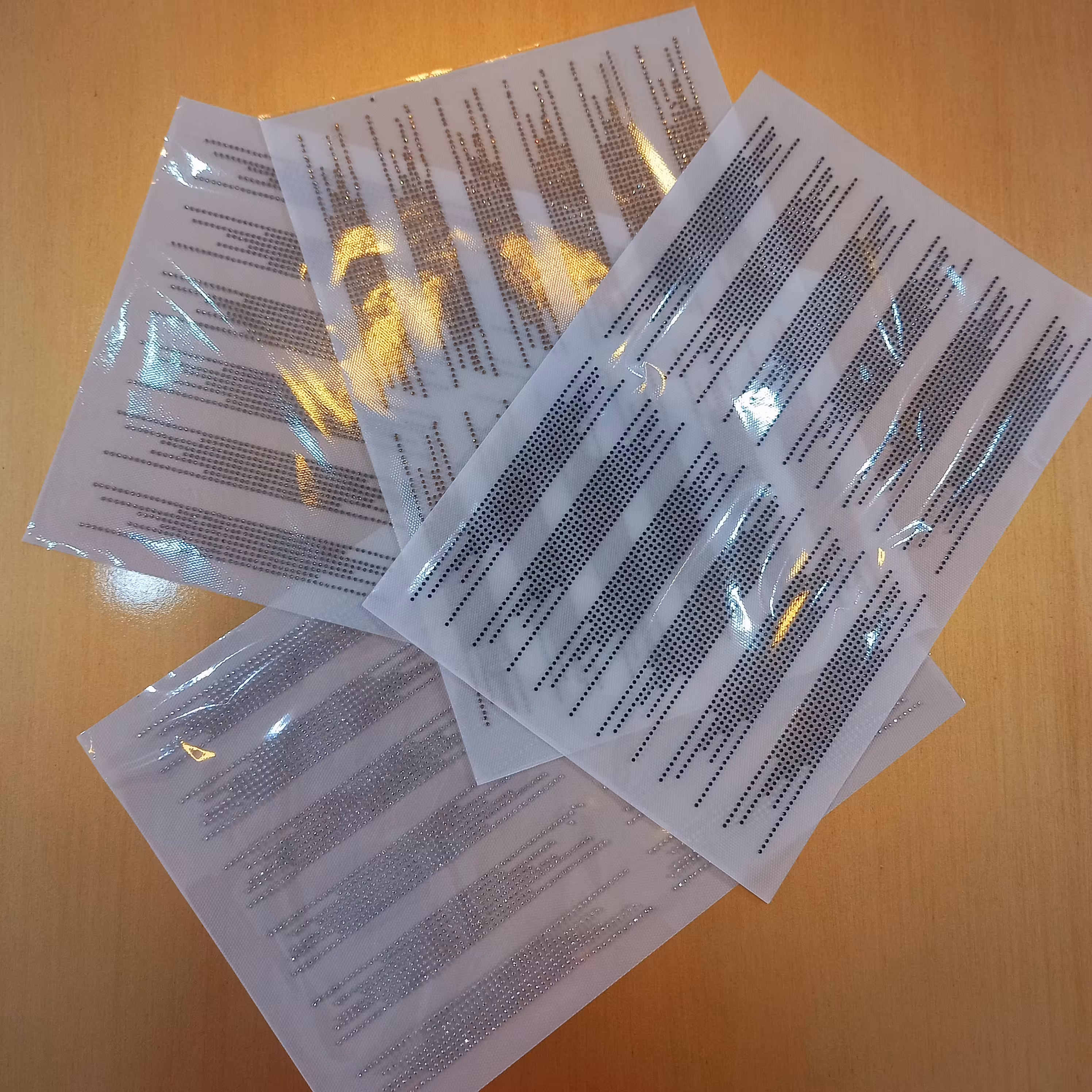 نگین حرارتی طرح حاشیه تک تک . چادر . نگین چادر . مانتو . نگین چسبی . جوراب 