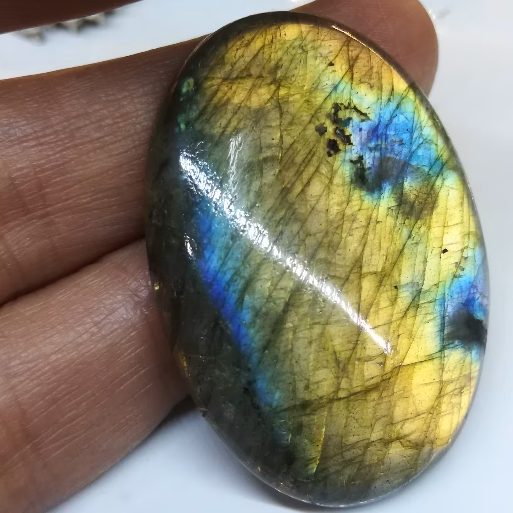 نگین لابرادوریت هفت رنگ