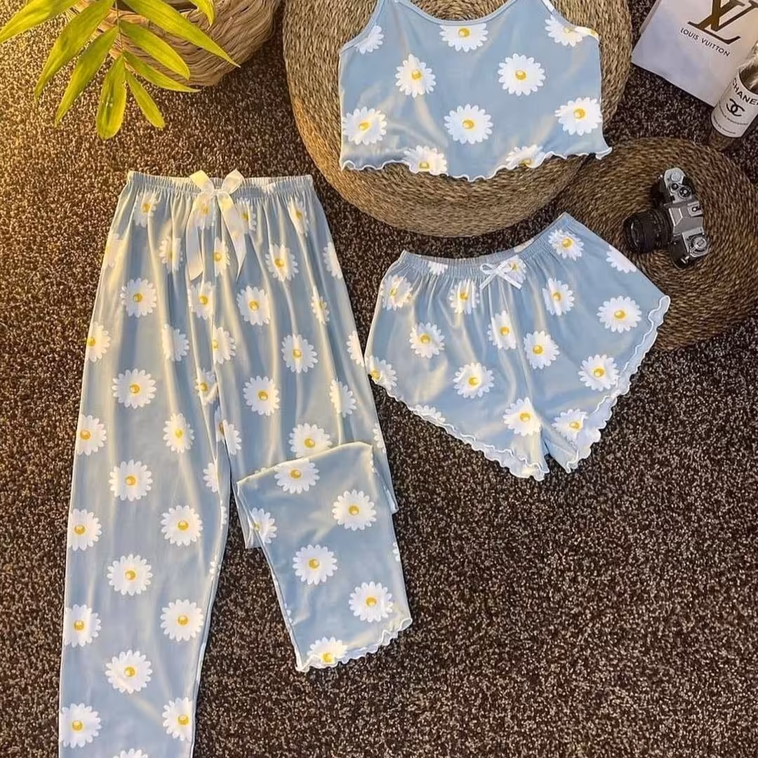 ست 3 تکه زنانه وارداتی(شلوار و شورتک و تاپ)  در 6 طرح متنوع 