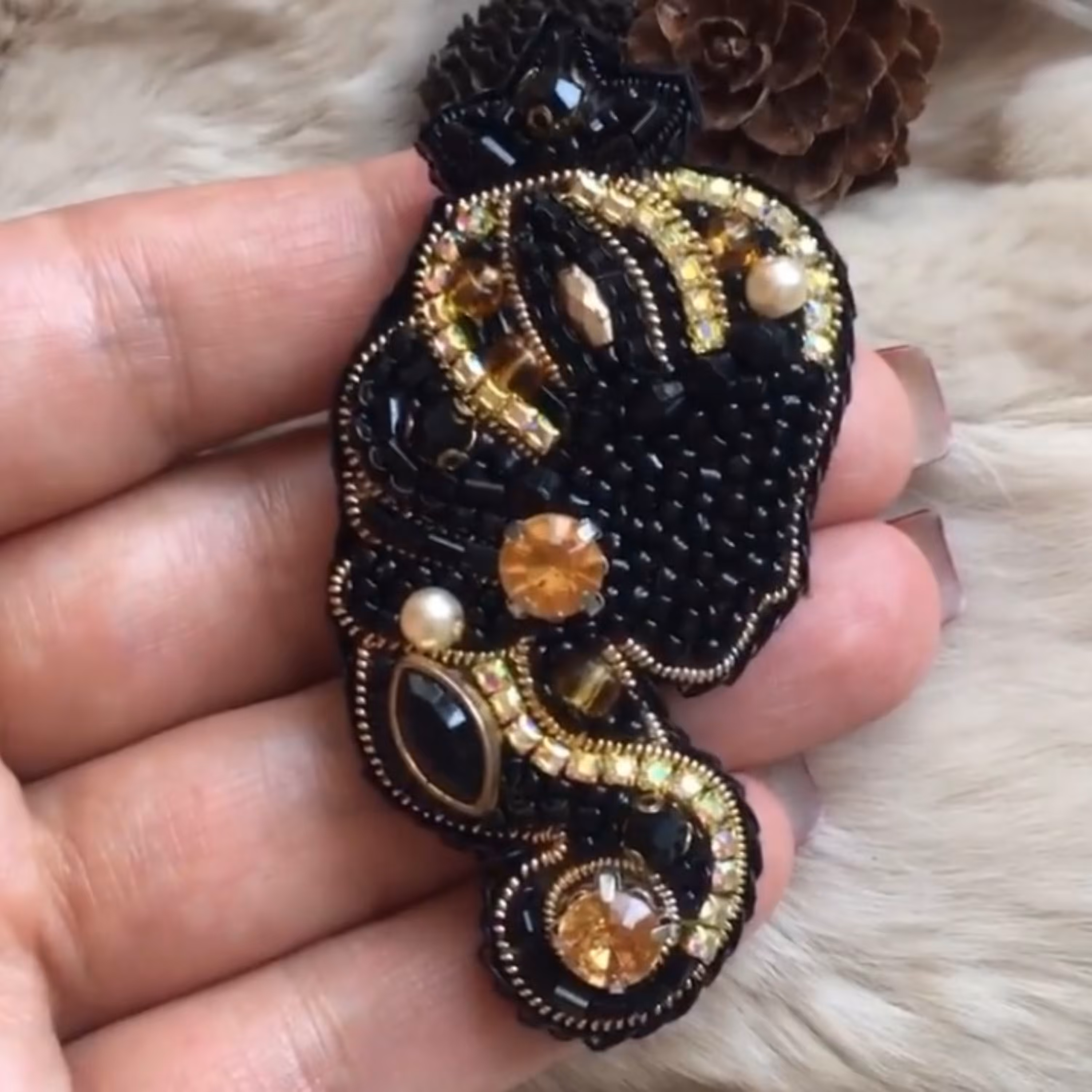 گلسینه جواهردوزی رخ زن