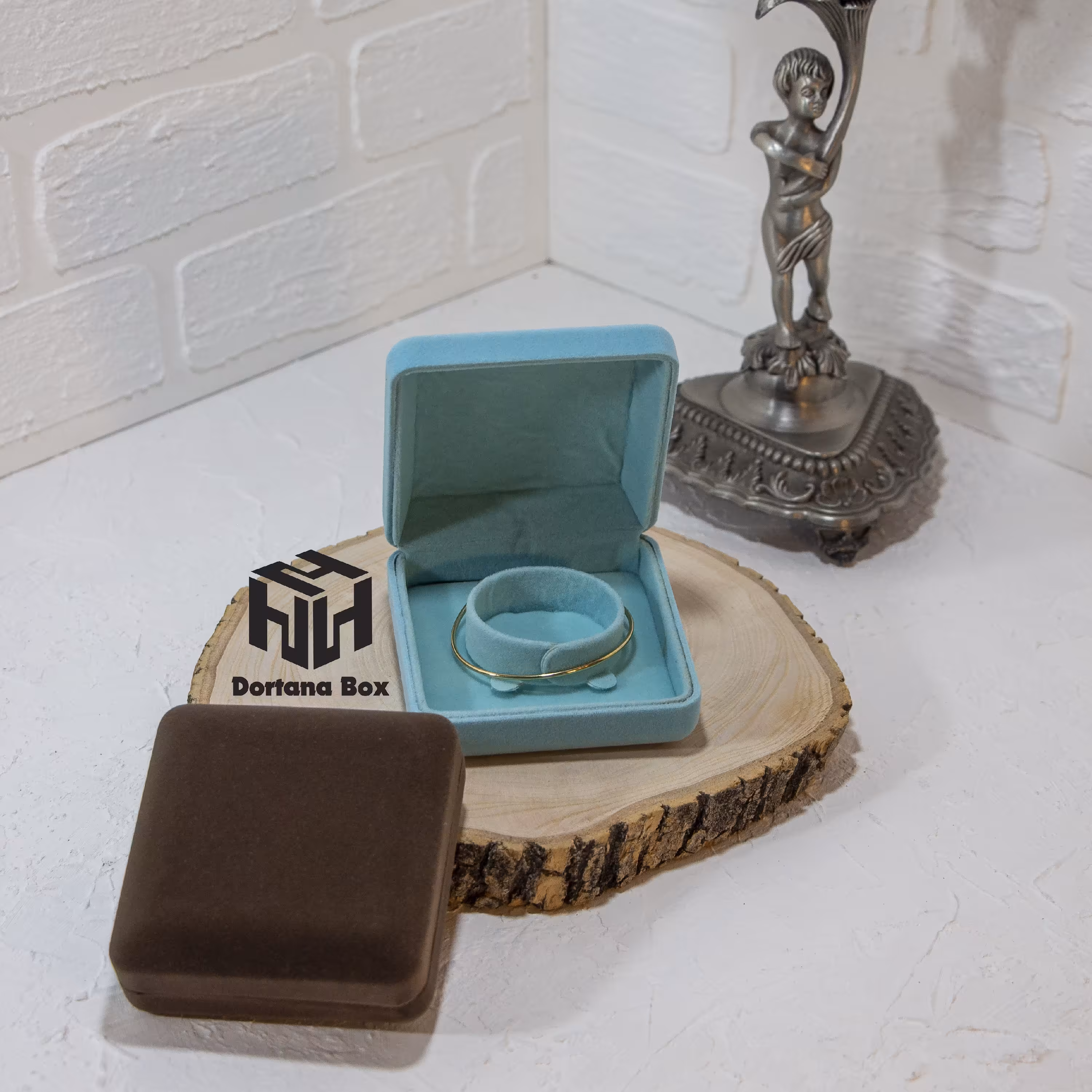 جعبه طلا و جواهر دستبند النگویی مخمل