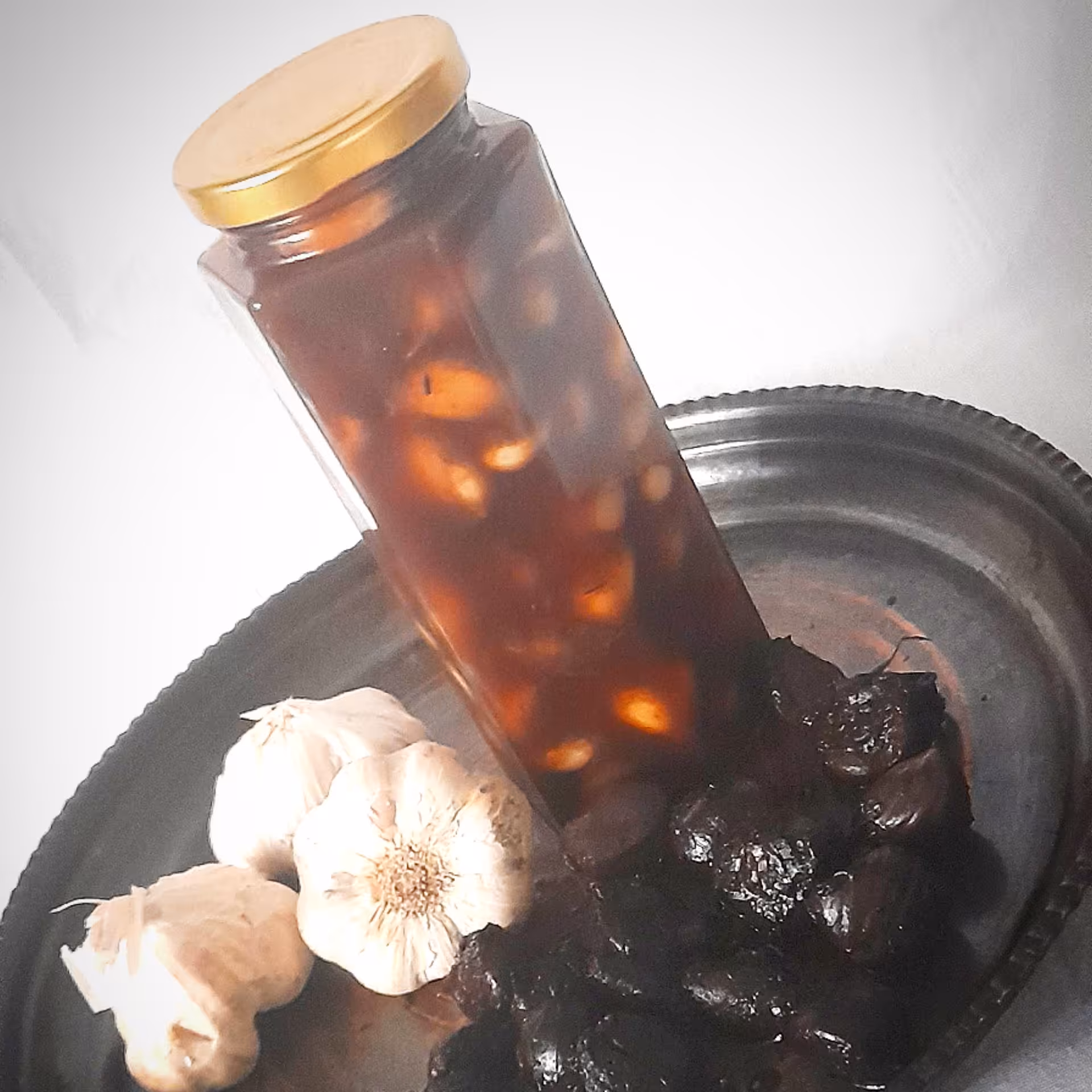 سیر ترشی سه ساله  باشیره انگور سرکه محلی  همدان 