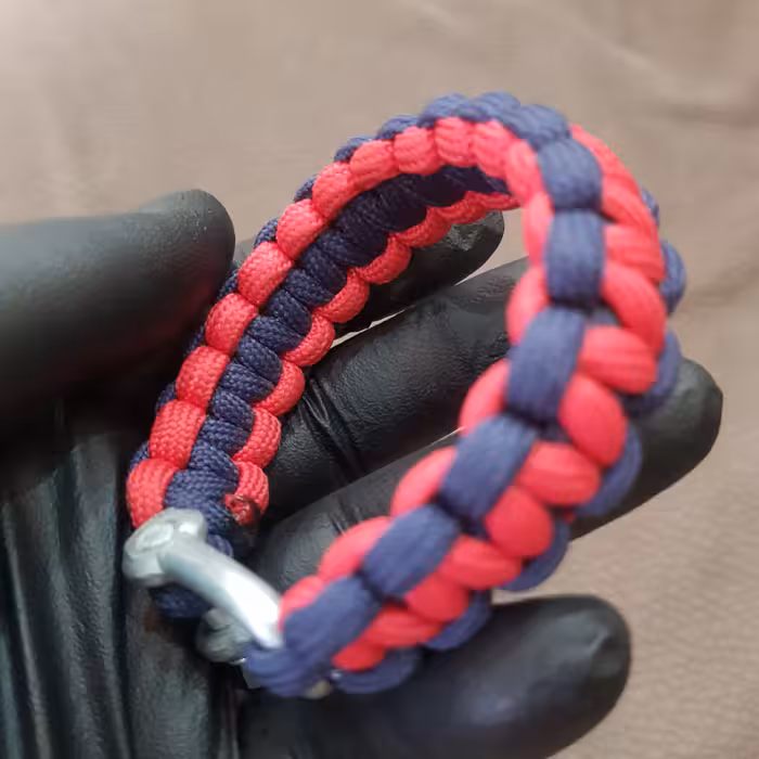 دستبند پاراکورد کوهنوردی و اسپرت قرمز و سرمه ای دورو و با دو رنگ متفاوت.مناسب ورزش و استفاده روزمره.حراج.تخفیف.کادو.خاص
