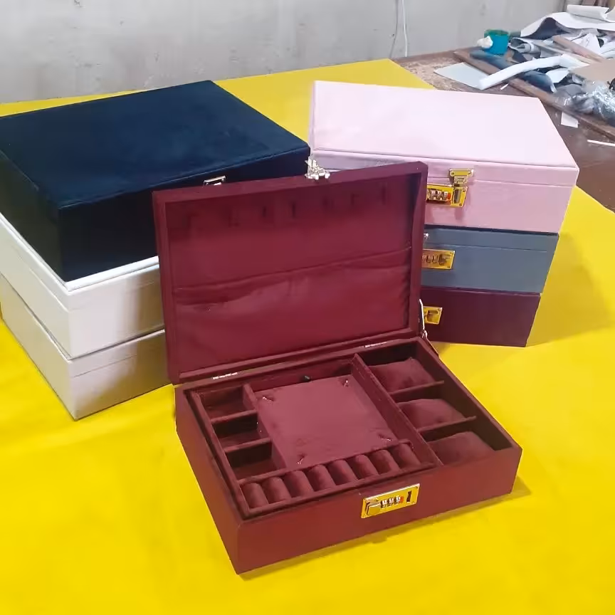 باکس زیورآلات دو طبقه قفل رمزی  زرشکی 