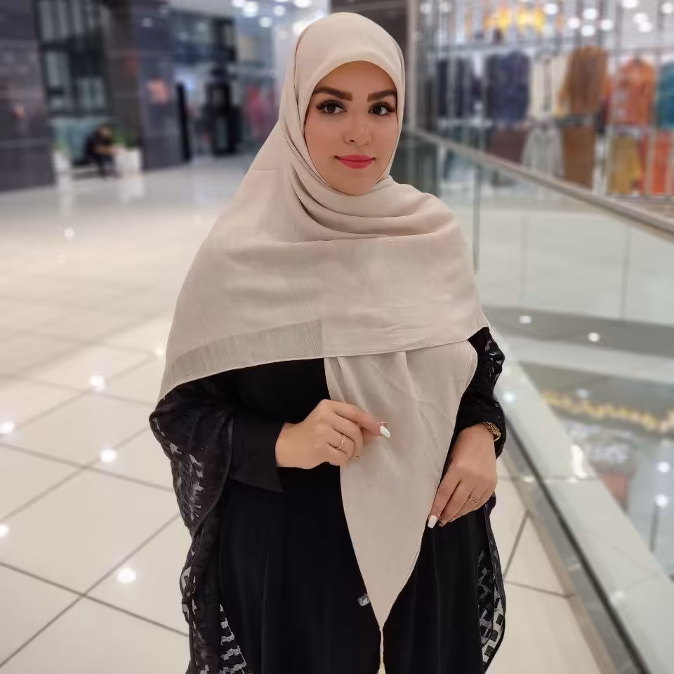 روسری نخی اسلپ منگوله دار قواره 135 رنگ کرمی ارسال رایگان 