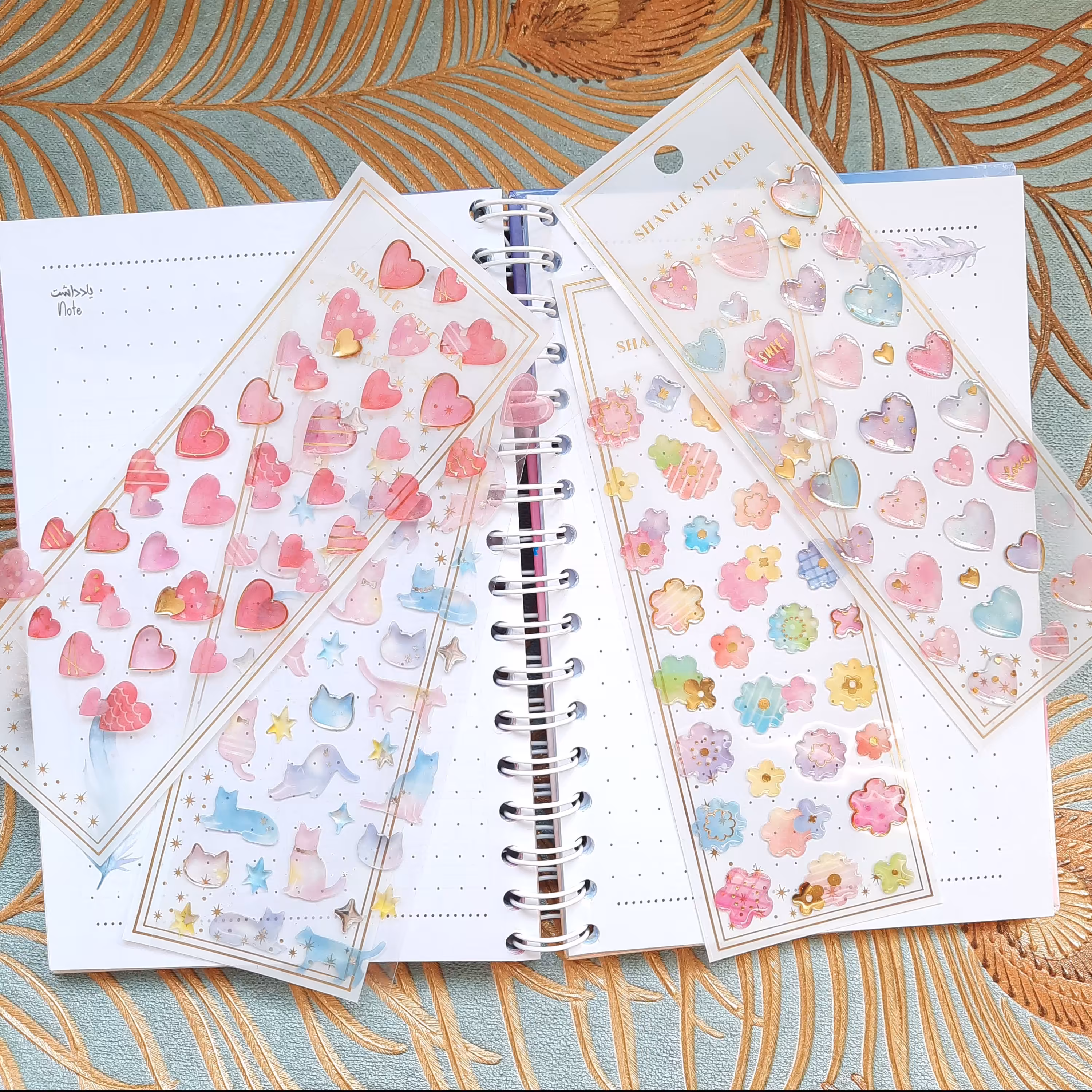 استیکر لاتک شفاف طرح قلب - گل و گربه