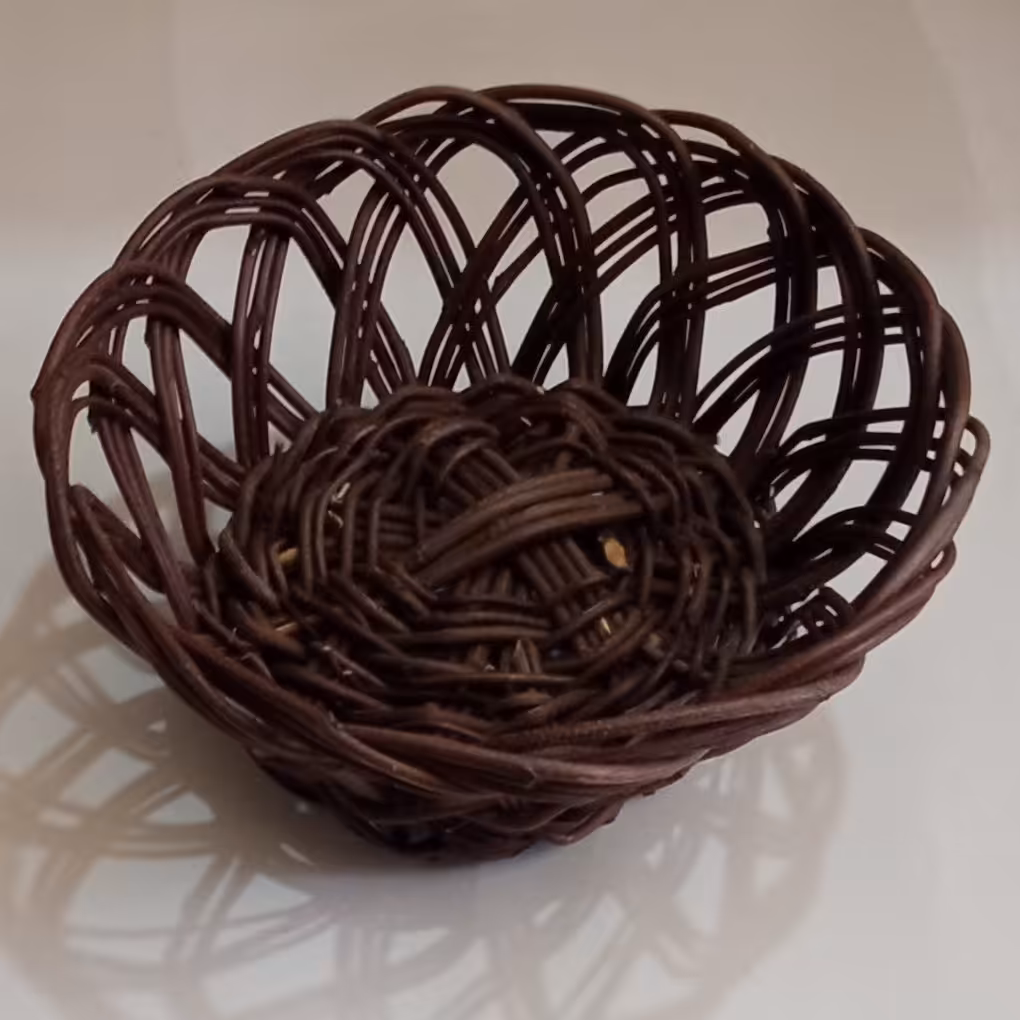 سبدمیوه چوبی حصیری ارغوانی دست ساز قطر24سانتی متری