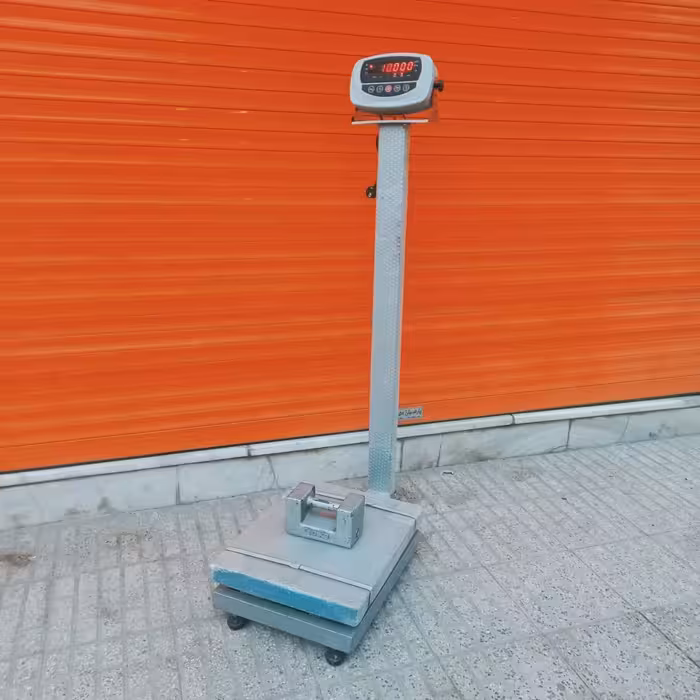 ترازو باسکول باشگاهی 500 کیلویی آهنی شاسی سنگین با نمایشگر t1 ارسال با باربری و پس کرایه 