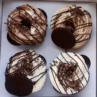 کاپ کیک شکلاتی خامه ای با بیسکوییت اورئو