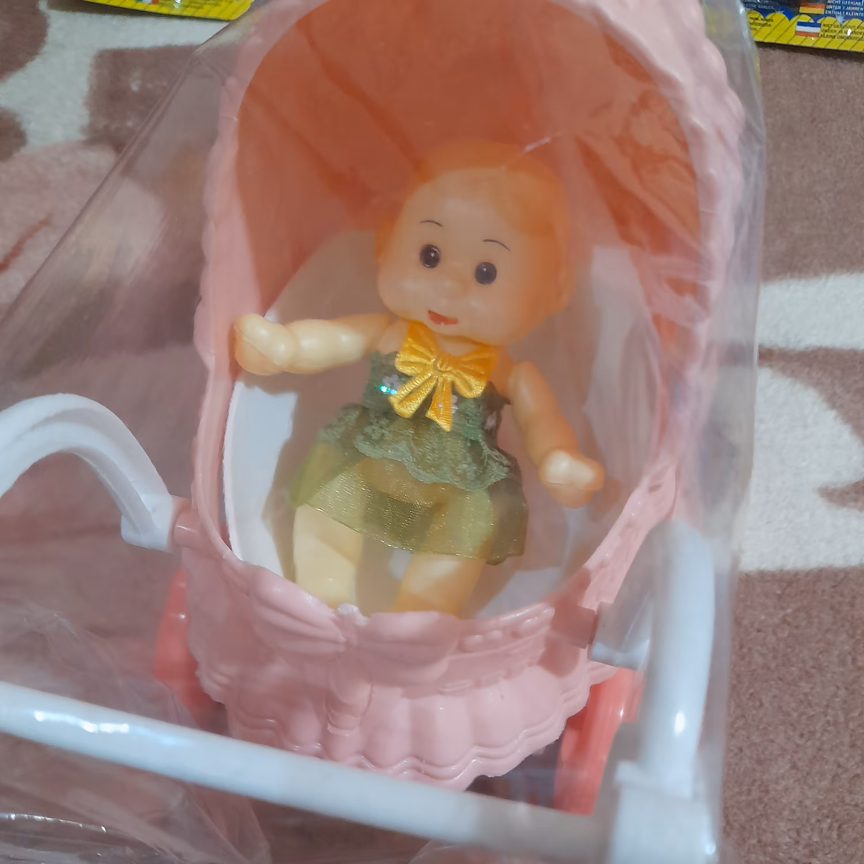 کالسکه با عروسک