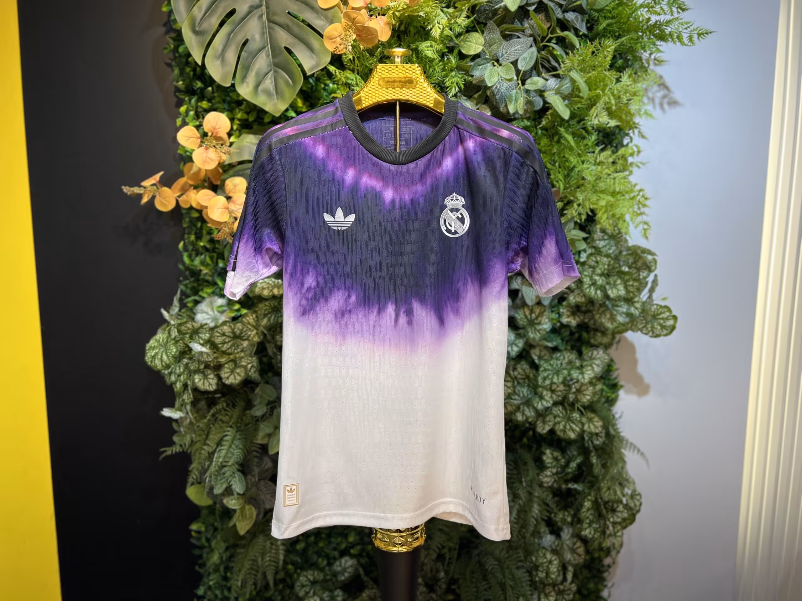 کیت رئال مادرید کانسپت CNY 2026-2025 ورژن پلیر (بازیکن)