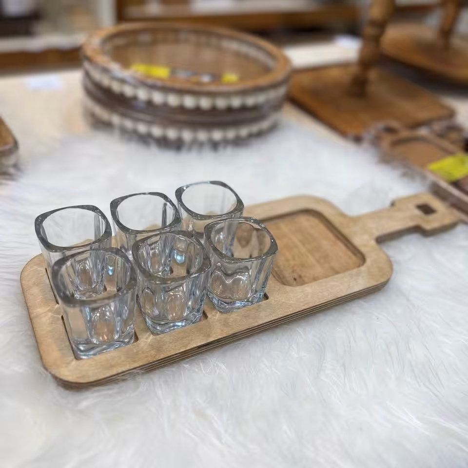 سینی نوشیدنی چوبی دسته دار جنس چوب روس قابل شستشو 