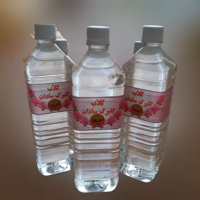 گلاب اعلا امسالی یک لیتری در فروشگاه گلبرگ سادات روستای نشلج