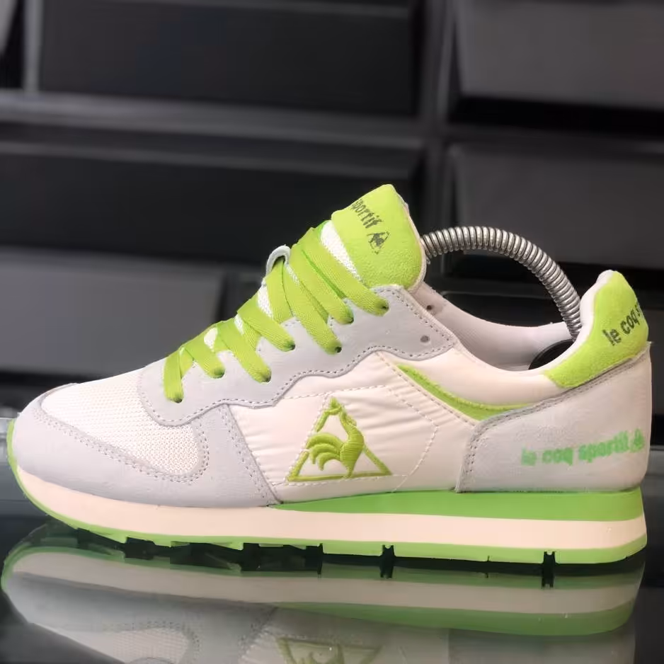 کتونی خروس رنگ سبز با کیفیت عالی وسط دوخت ودوردوخت با سایز بندی 39تا44