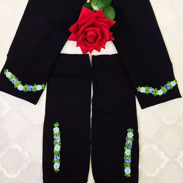 ست گلدوزی جوراب و ساق دست پنج گل آبی