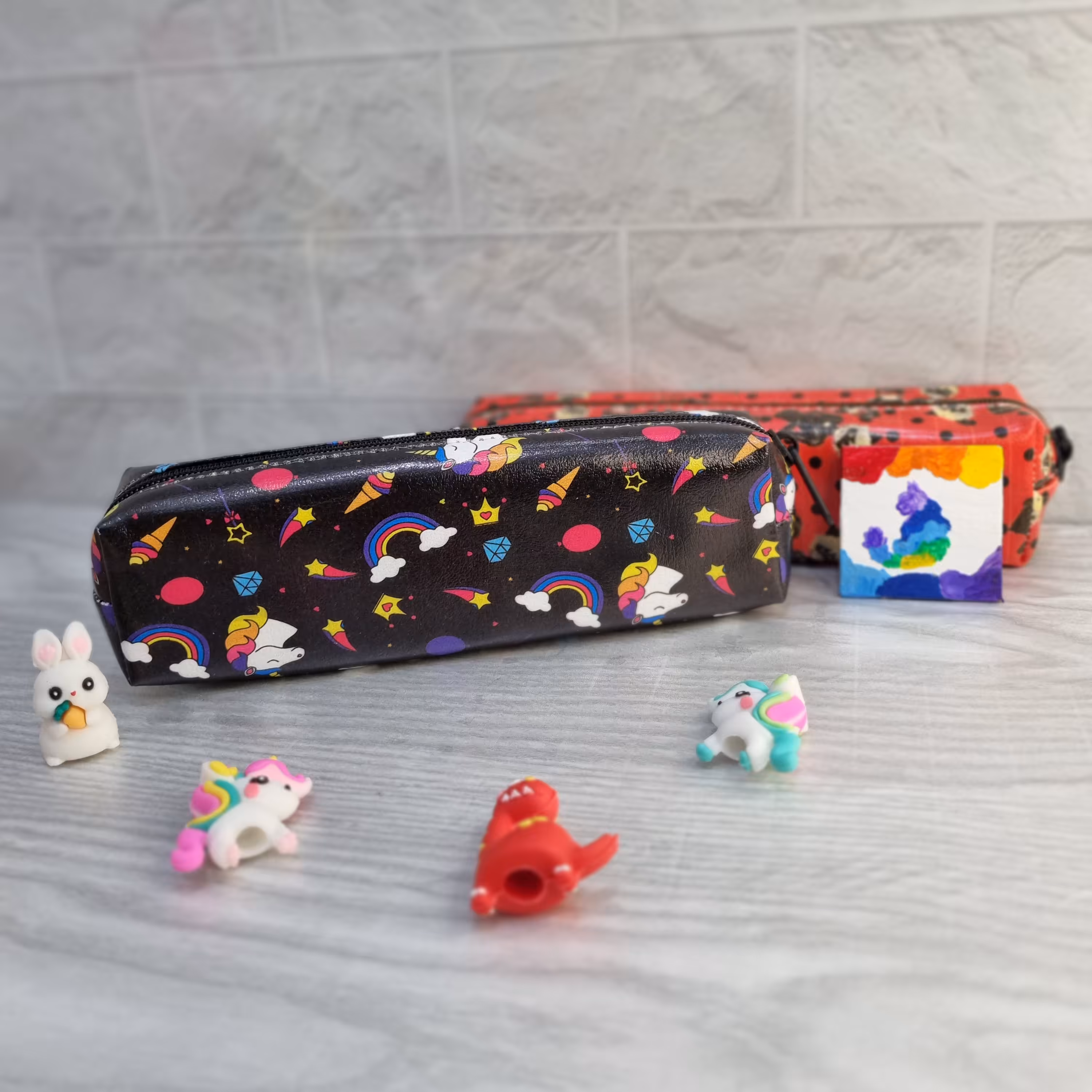 جامدادی طرح تک شاخ یونیکورن مشکی چرم زیپ دار  دخترانه 