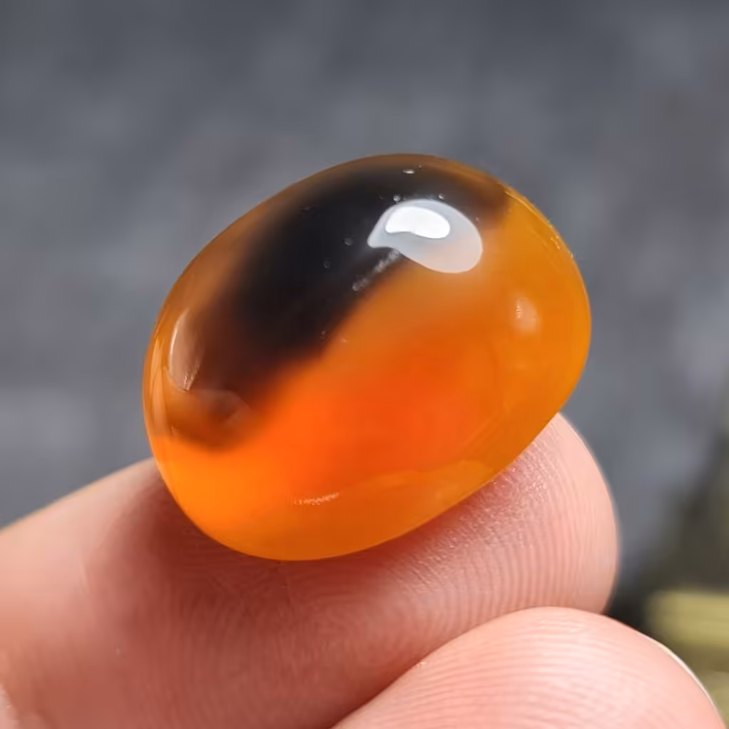  نگین فوق العاده زیبای سنگ عقیق خوش رنگ اصل خراسانی
کد 27443