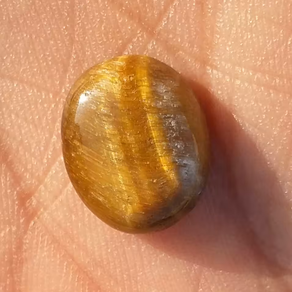 نگین چشم ببر بسیار زیبا 
کاملا طبیعی شاهکار خلقت دیدنی
با تلالو نور بینظیر
کد 8518