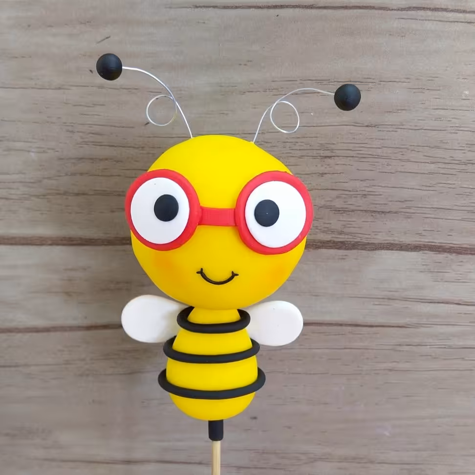 تاپر فوندانتی زنبور بزرگ  ویژه تزئین کیک و دسر  و کاپ کیک .ارتفاع 10سانت 