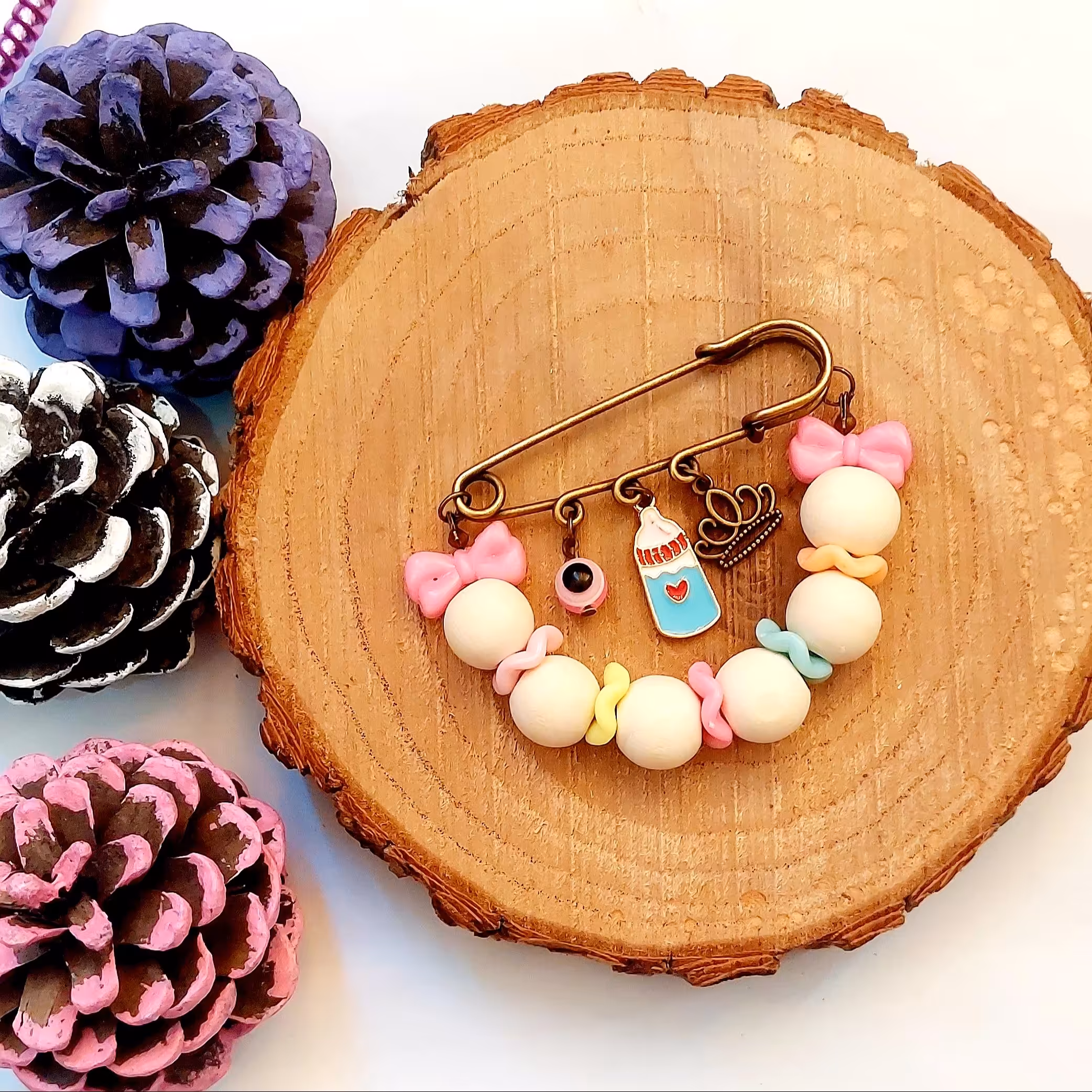 سنجاق سینه نوزادی چوبی