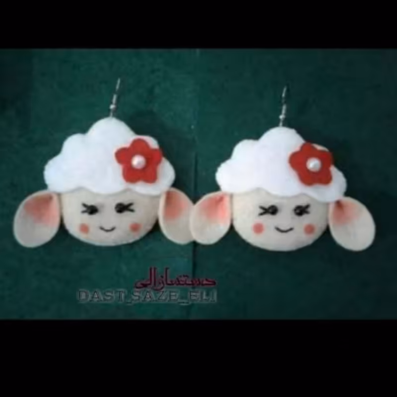 مگنت با آویز مدل ببعی از جنس نمد