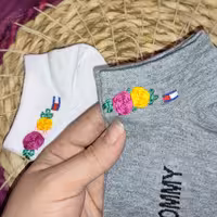 جوراب گلدوزی شده در رنگ ها و طرح های مختلف